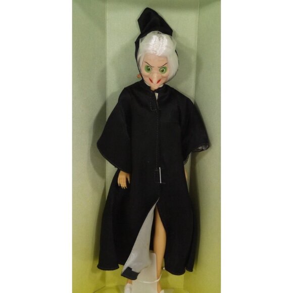 Vintage DISNEY Snow White & the Seven Dwarfs THE WITCH 11.5" doll BOX IS DAMAGED - Picture 2 of 4